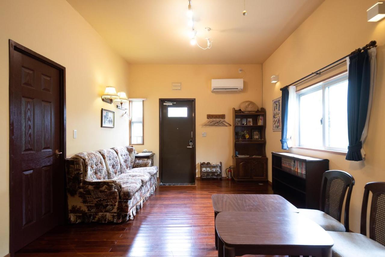 コテージなかどまり Apartment Onna Exterior photo